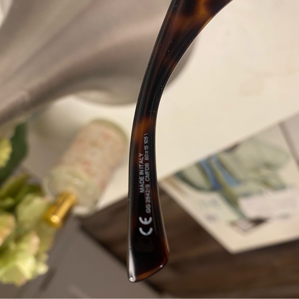 Gucci Sunglasses - Picture 6 of 6